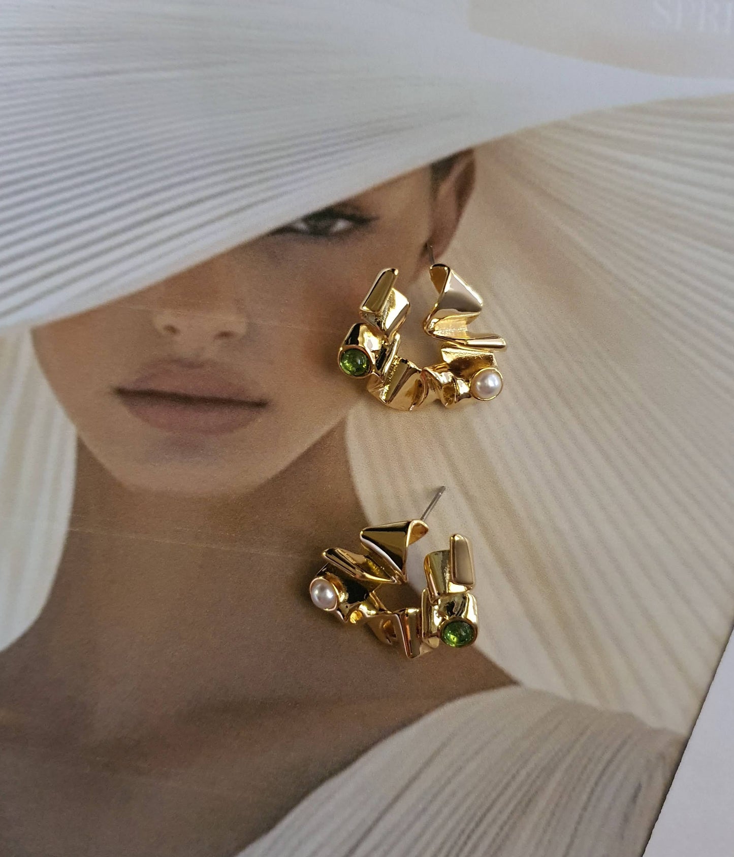 SWIRLY STUDS