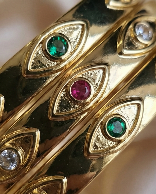 TREASURE EYES