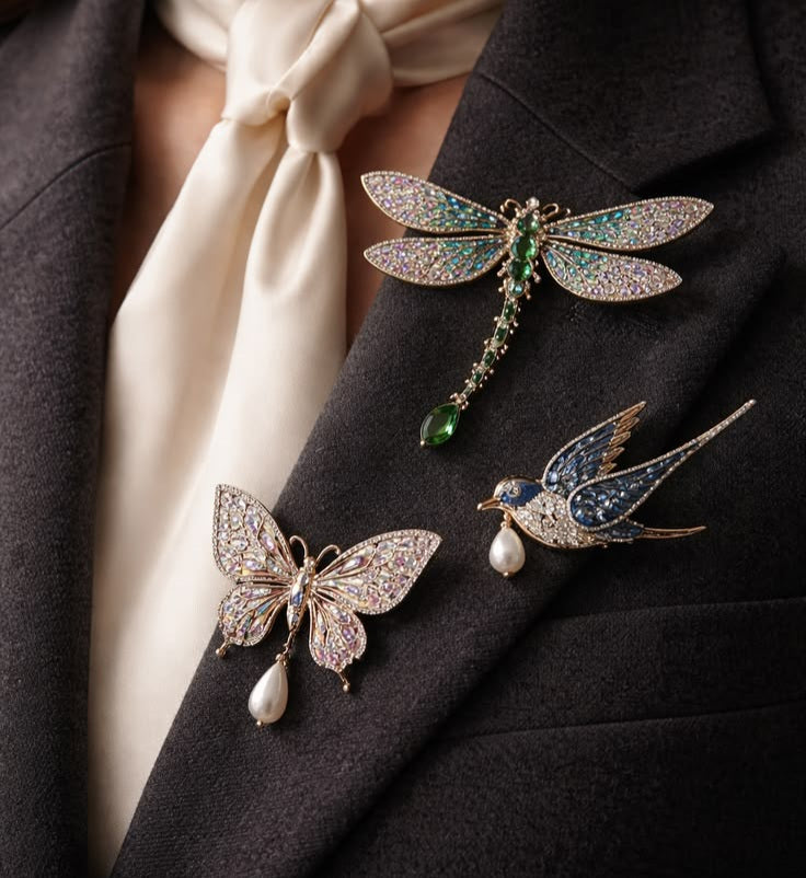 BROOCHES