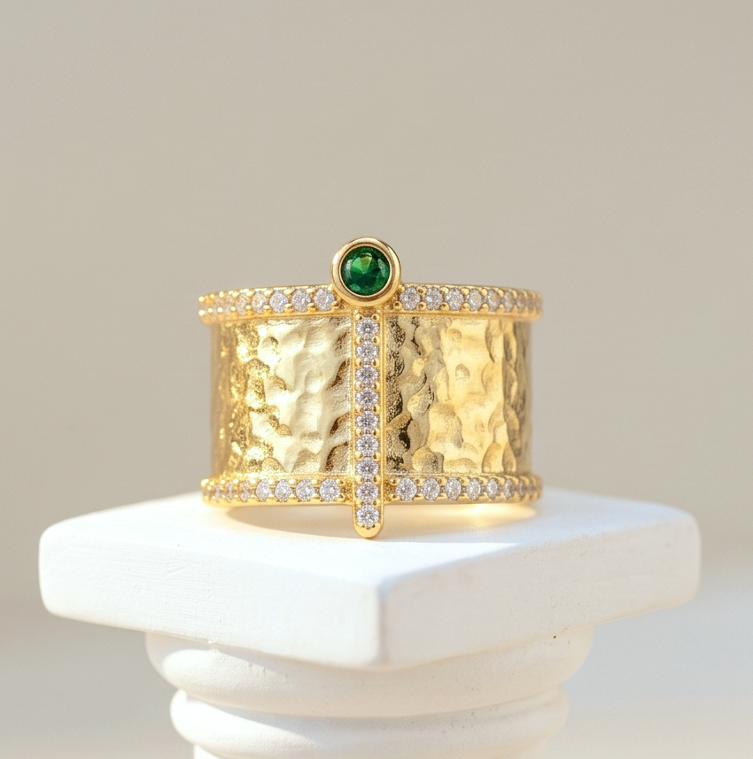 EMERALD CHARM