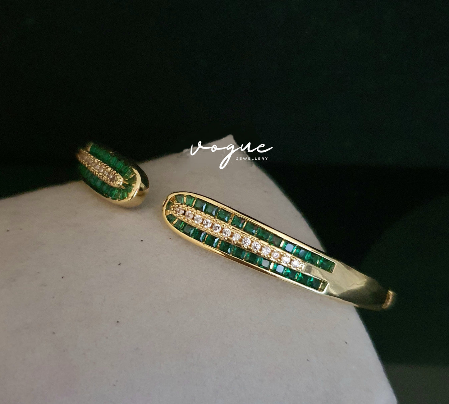 EMERALD LUXE