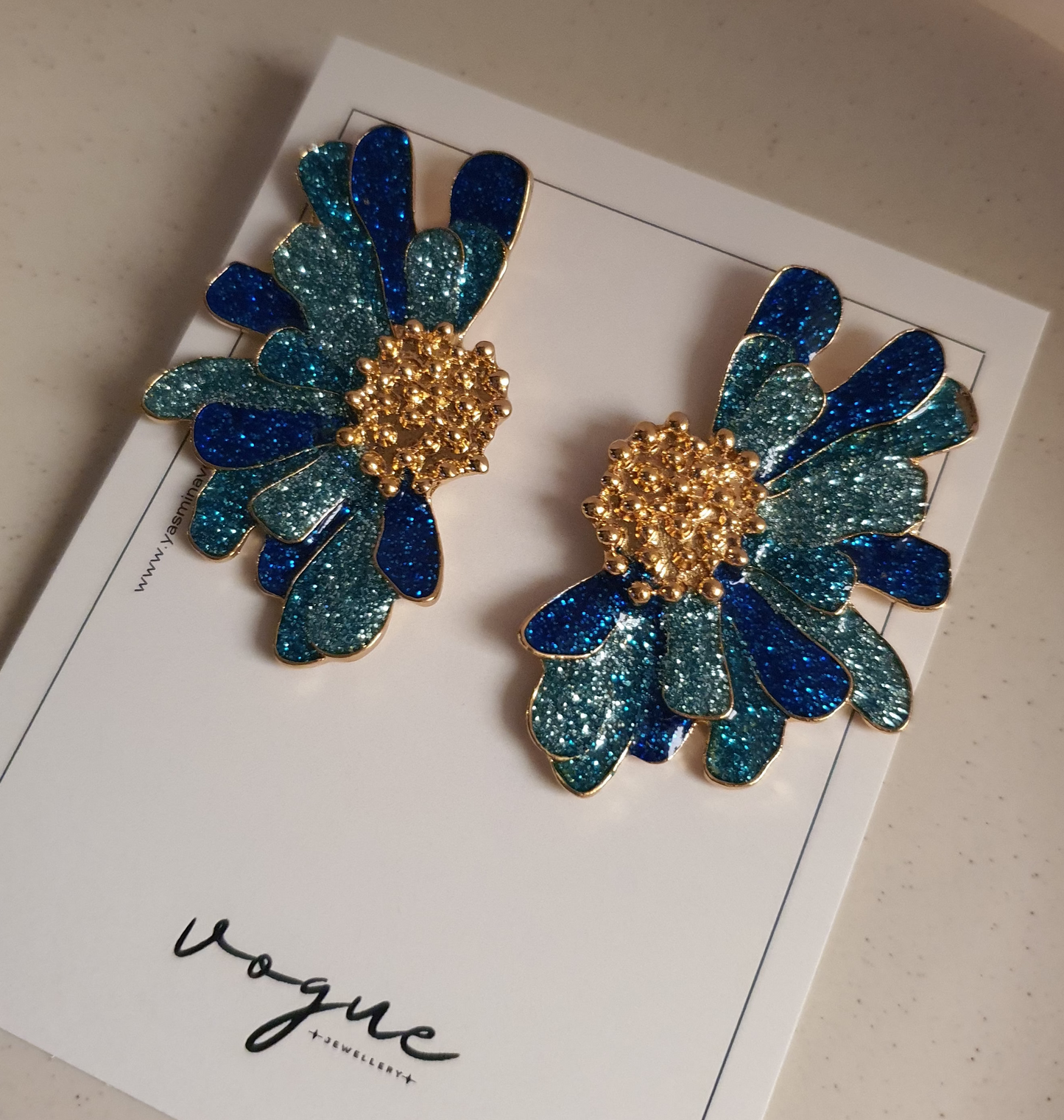 GLITZY BLOOM