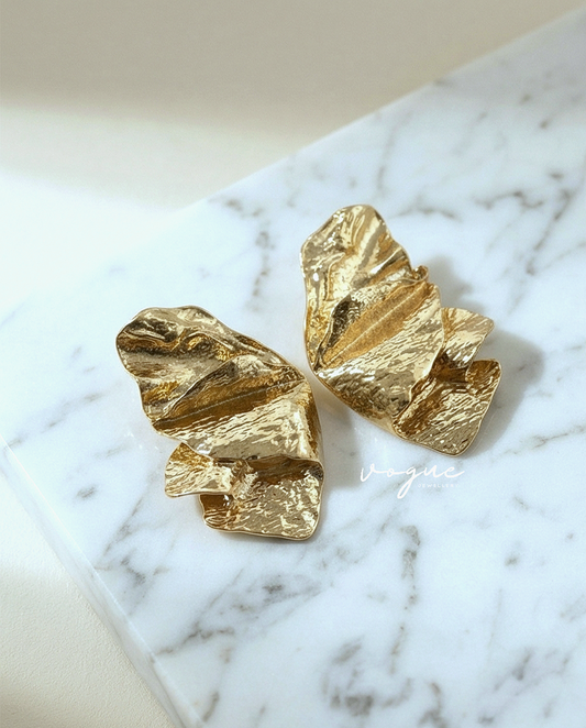 GOLDEN PETALS
