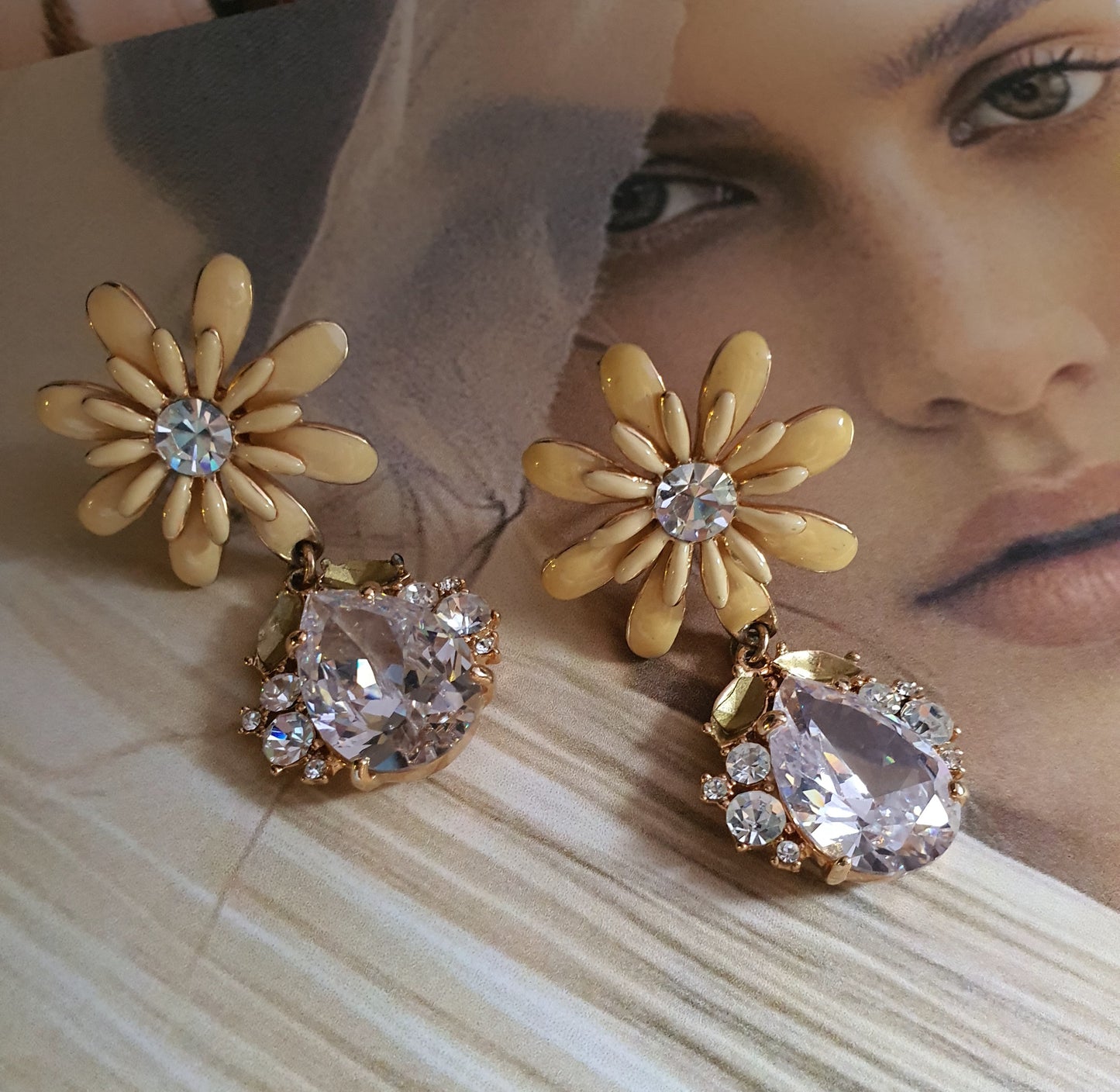CRYSTAL DAISY
