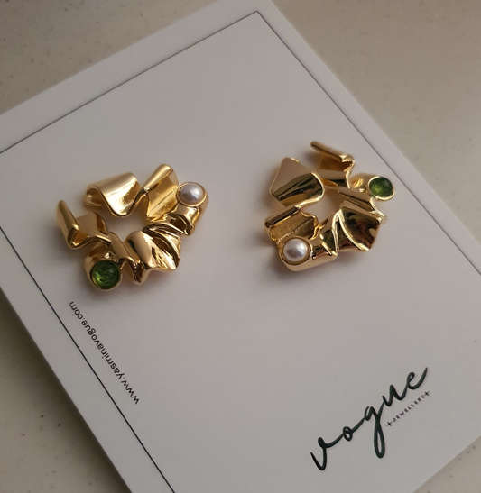 SWIRLY STUDS