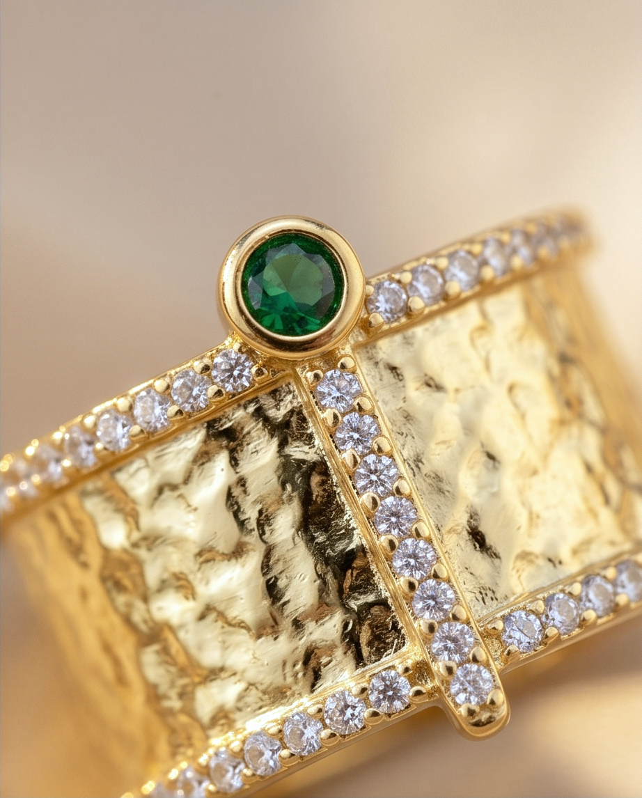 EMERALD CHARM
