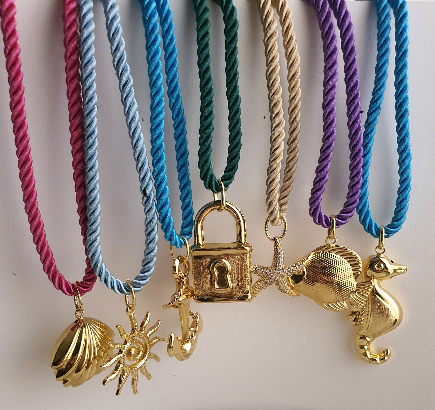 ROPE CHARM