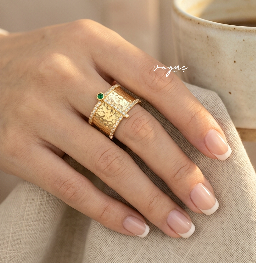 EMERALD CHARM